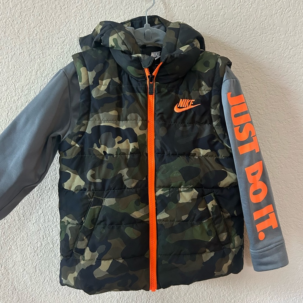 Nike Boys 2-Fer Puffer Jacket, Size: Youth Small, Camo, Gray & Neon Orange